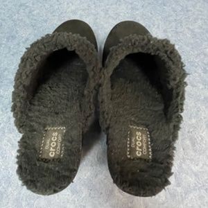 Women's Crocs Sarah Fuzzy Clogs Mules Slides